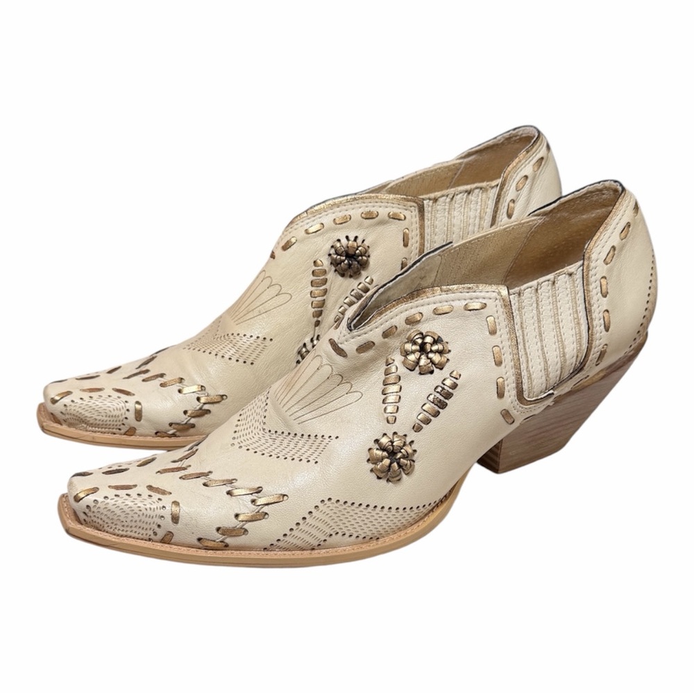 BCBGeneration Western Ankle Boot Embroidered cream Size 8.5